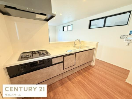 �L�b�`�� �X�^�C���b�V���ȃV�X�e���L�b�`���́A���[�͂Ƌ@�\�������˔����A�������y�����Ȃ��ԁB���r���O�ƂȂ��郌�C�A�E�g�����͂ł��B