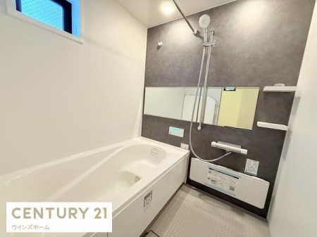 ���� �����t���Ŋ��C���₷�����邢�o�X���[���B���������g�[�@������A�J�̓��̐���ɂ��֗��B�������Ƃ��������ň���̔��������A�����������Ԃł��B