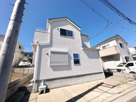 ���̑����n ��Ƃ肠��~�n�ɂ��J�[�X�y�[�X2�䕪����܂��I�Ԏ�ɂ���Ă͒���3��\�ł��I���q���₨�d���p�̎Ԃ����S���ĂƂ߂��܂��B�O��6�����H�ŊԌ����L���̂Œ��ԃ��N���N�I