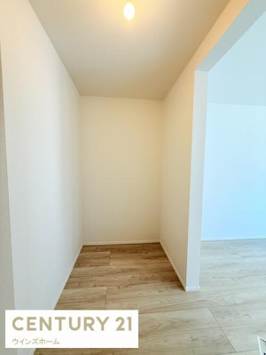 ���[ �E�H�[�N�C���N���[�[�b�g���ݒu����Ă��܂��I�G�߂��̂������Ղ���[�ł��A���������X�b�L���Еt���܂��I