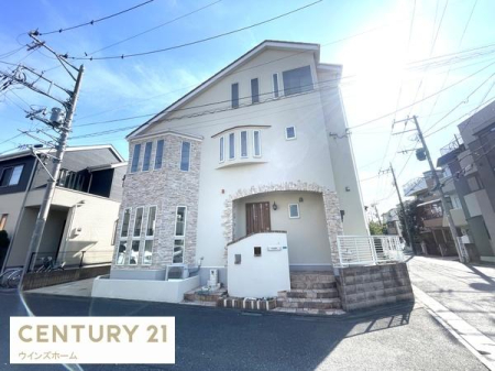 �O�ʓ��H�܂ތ��n�ʐ^ �O�ʓ��H�͖k����6���A�쐼��6���̊p�n�I���ʂ��ǍD�B�Ԓʂ�̏��Ȃ��ՐÂȏZ��n�B