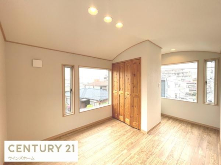 ���ԏ� �J�[�X�y�[�X1��L��܂��I���]�Ԃ��u�����Ƃ��\�Ȓ��ԏ�ł��B