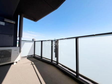 �o���R�j�[ �o���R�j�[�͑S����2�ʂ��p�ӂ��܂����I������͍�ƃX�y�[�X���L�߂Ɋm�ۂ������C�h�o���R�j�[�Ȃ̂Ő��󕨂������̂����N���N�I8�K�̂������Ȃ̂Œʍs�l�Ȃǂ̖ڂɐG��ɂ����h�Ɩʂł����S�ł��B