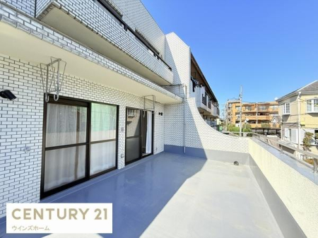 ���̑����� �z������̗ǂ��e���X�͉��s��������󕨂������Ղ花���܂��I���̃��r���O�Ƃ��ĉƑ��̌e���̏�ɂ��Ȃ�A�K�[�f�j���O�����y���߂܂��B