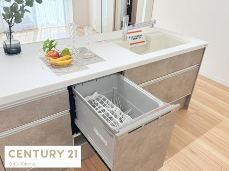 �L�b�`�� �r���g�C���H��@�t���̃V�X�e���L�b�`���ŉƎ��̕��S���y�����܂��B