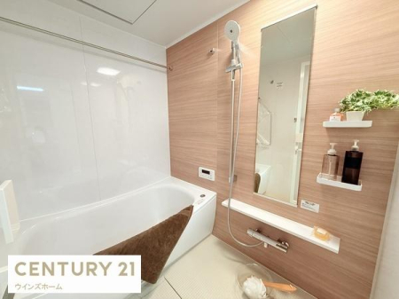 ���� 2025�N10����TOTO���̃��j�b�g�o�X�Ɍ����ς݁I�ǂ������@�\���ڂȂ̂ōŌ�ɓ�����ɂ����K�ȃo�X�^�C�������񋟂��܂��B����ɒg�[�����@�t���ŉJ�̓��͈ߗފ������Ƃ��Ă��劈��ł��I