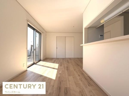 ���r���O �쑤�ɃJ�[�X�y�[�X2��ŗz��������m�ہI���R���ɕ�܂��S�n�悢��ԂŁA���X�̕�炵�����L���ɂȂ�܂��B