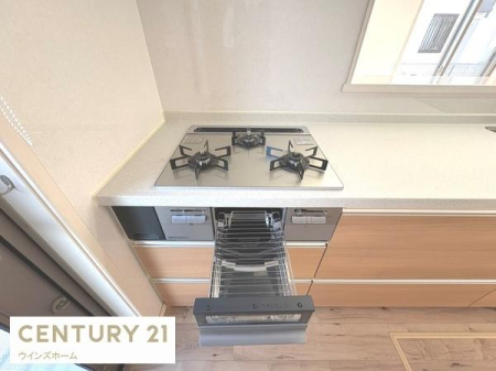 �L�b�`�� 3���K�X�R�����{�O�������̗p���A�����������\�B�������̌������オ��@�\�I�Ő������̂���L�b�`���B