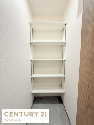 ���� �V���[�Y�C���N���[�[�b�g���ݒu����A�C�ȊO�ɃA�E�g�h�A�p�i��u������A�����Ɏ������݂����Ȃ����������ł����֎��肪�X�b�L�������܂��B