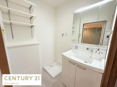 ���ʑ�E���ʏ� ���[���L�x�ɐ݂���ꂽ���ʎ��́A�^�I������p�i���������萮�����₷���A�����̐g�x�x�����K�Ɏx���Ă����g������̗ǂ���Ԃł��B