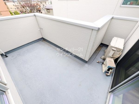 �o���R�j�[ ��ƃX�y�[�X���L�߂Ɋm�ۂ������C�h�o���R�j�[������܂��I���O�p�̃C�X��e�[�u����p�ӂ��āA��̉��œǏ���e�B�[�^�C�����y���ނ̂��ǂ��ł��ˁI