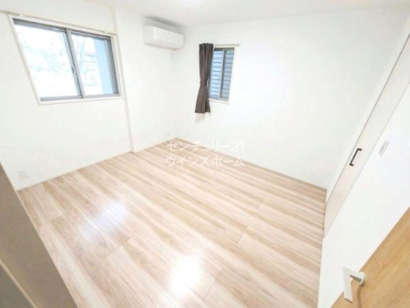 �m�� �O���̗��Ȃ��݌v�ŐS�n�悭�߂�����m���B�e�������ɃN���[�[�b�g���������Ă���̂ŉו�����������Еt���܂��I���Z�X�y�[�X���L���m�ۂł�����K�ȃv���C�x�[�g��Ԃł��B��CG�ŉƍ�����������Ă��܂�