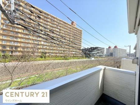 �Z�˂���̒��]�ʐ^ ���n����̒��]�I�ڂ̑O�ɍ����؂��L����Z�܂��B�����������C�����̗ǂ����������ꂻ���ł��ˁI