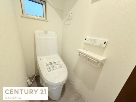 �g�C�� �g�C���͂P�E2�K�ɐݒu����Ă���A�������֍��t���̐����ȃg�C���B���t���Ŋ��C���ł��܂��B