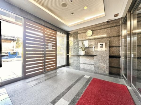 �G���g�����X ����������G���g�����X�I�������ӂ̓X�[�p�[�Ȃǂ̔������{�݂��͂��߁E����{�݂������܂��I