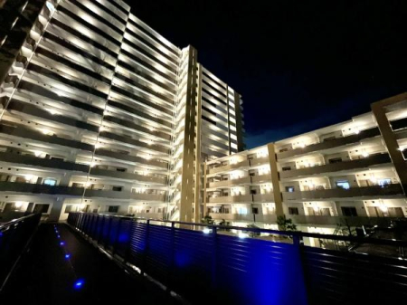 ���̑����n ��Ԃ͔��������C�g�A�b�v���ꂽ���p���B
���邳�ƊǗ��̍s���͂��������A���S���Ə㎿�ȕ�炵�����o���܂��B