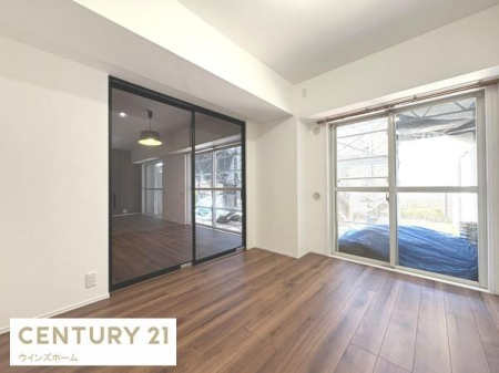 �m�� �o���R�j�[�ɖʂ����m����5.7���N���[�[�b�g�t���I����������������K�ȋ�Ԃł��낰�܂��I