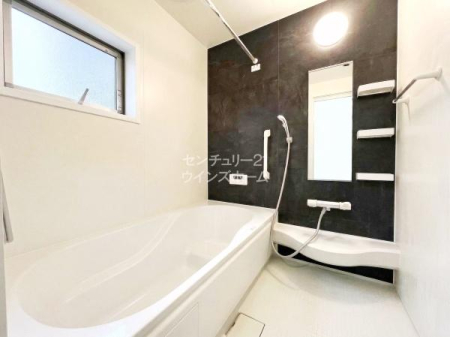 ���� �o�X���[���͐g�̂�􂤂����łȂ�����̔���������났�̏ꏊ�ł��B�g�[�����@�t���Ȃ̂ŉJ�̓���ԕ��̎����͈ߗފ������Ƃ��Ă��g���܂���I��CG�Ő��ʗp��������Ă��܂�