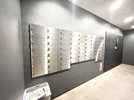 ���̑����p�� �s�ݎ��̑�z���Ɋ������X�փ|�X�g�E��z�{�b�N�X�I