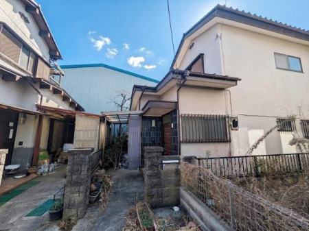 ���n�y�n�ʐ^ �������܎s���撬�J�̗����������Z��n�őO�ʓ��H�͌�ʗʂ����Ȃ����S�B������ۈ�{�݁A�����w�Z���k�������ɑ����t�@�~���[���тɂ��������Z���ł��I