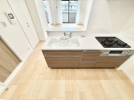 �L�b�`�� �ΖʃL�b�`�����烊�r���O�S�̂����n����J���I�ȋ�ԁI

