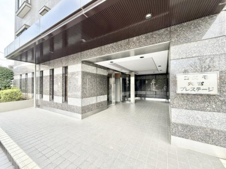 �G���g�����X �������̂���G���g�����X�I�������ӂ̓X�[�p�[�Ȃǂ̔������{�݂��͂��߁E����{�݂������܂��I