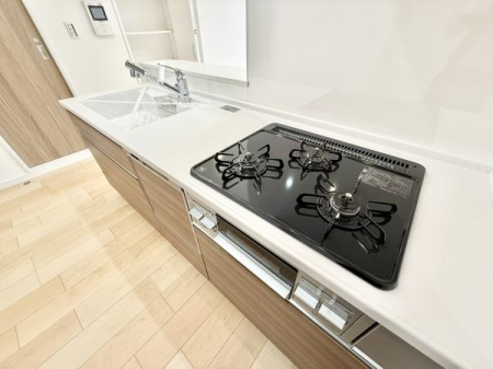 �L�b�`�� �J�����̂���ΖʃJ�E���^�[�L�b�`�����̗p�B���r���O�E�_�C�j���O�Ƃ̈�̊�������A�q�ǂ��������A���Ƒ��Ƃ̂Ȃ���������Ȃ��炨�������y���߂܂��B