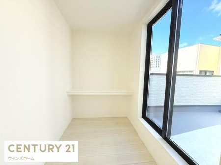 ���̑����� �K�i�������3�K�ɂ̓J�E���^�[�{�t���[�X�y�[�X�����p�ӂ��܂����I���q���܂̕׋���PC��Ƃ����������A�������������p�r�F�X���g�����������܂��I