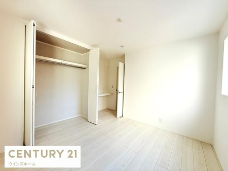 ���r���O�ȊO�̋��� 6.6���T�[�r�X���[���͍L�X�Ƃ�����ԁI�N���[�[�b�g�t���I�J�E���^�[���ݒu����Ă���A���[�N�X�y�[�X�Ƃ��Ă������p���������܂��B