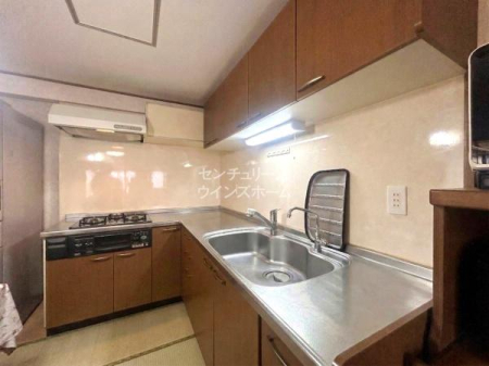 �L�b�`�� �L�b�`���͕Ǖt���^�C�v���̗p�I�������ɏW���ł����Ԃ̂��񋟂ł��BL�^�Ȃ̂œ������Z���čς݁A��ƃX�y�[�X���L���Ƃ��̂ŁA�������炦���琷��t���܂ŃX���[�Y�ɍs���܂��I��CG�ŉƍ�����������Ă��܂�