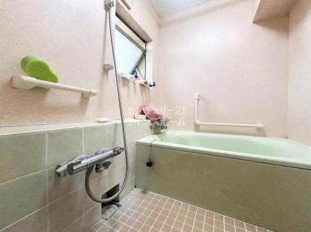 ���� �o�X���[���͐g�̂�􂤂��߂����̏ꏊ�ł͂Ȃ�����̔���������났�̏ꏊ�ł��B�ǂ������@�\���ڂ̃��j�b�g�o�X�ōŌ�ɓ�����ɂ����K�ȃo�X�^�C�������񋟂��܂��I