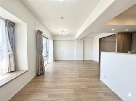 ���r���O ���R���ɕ�܂��S�n�悢��ԂŁA���X�̕�炵�����L���ɂȂ�܂��B�o���R�j�[�ɖʂ��z�����聕���ʂ��ǍD�ł��B