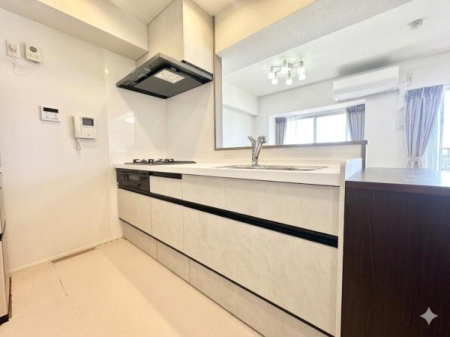 �L�b�`�� �X�^�C���b�V���ȃV�X�e���L�b�`���́A���[�͂Ƌ@�\�������˔����A�������y�����Ȃ��ԁB