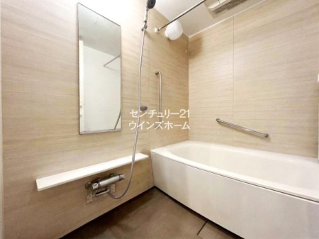 ���� �o�X���[���͐g�̂�􂤂����łȂ�����̔���������났�̏ꏊ�ł��B�g�[�����@�t���Ȃ̂ŉJ�̓���ԕ��̎����͈ߗފ������Ƃ��Ă��g���܂���I��CG�Ő��ʗp��������Ă��܂�