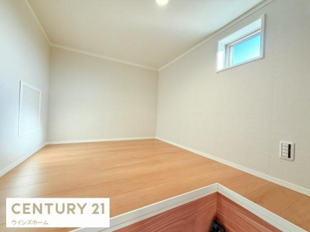 ���̑����� �K�i���̂ڂ�����ɂ́A�A�A�e�ʂ����Ղ�̏��������[�I�G�ߕ��Ɠd�A�A�E�g�h�A�p�i�ȂǑ�^�̕����Еt���܂��B