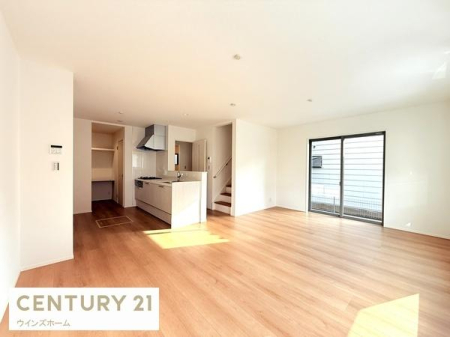 ���r���O 19������LDK�͉Ƒ��S�����������Ƃ��낰���Ԃł��B�傫�ȑ�����͍̌������Ղ�A��������閾�邢���r���O�ł��I
