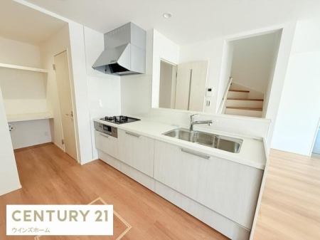 �L�b�`�� �X�^�C���b�V���ȃV�X�e���L�b�`���́A���[�͂Ƌ@�\�������˔����A�������y�����Ȃ��ԁB���r���O�ƂȂ��郌�C�A�E�g�����͂ł��B