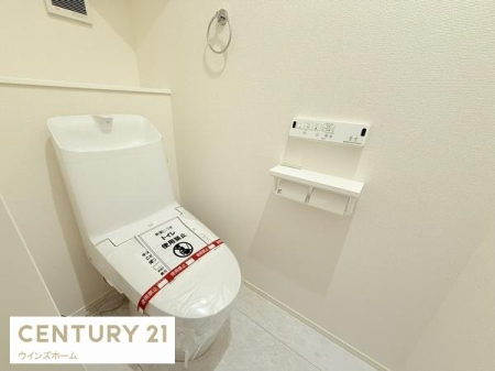 �g�C�� �g�C���͂P�E2�K�ɐݒu����Ă���A�������֍��t���̐����ȃg�C���B���t���Ŋ��C���ł��܂��B