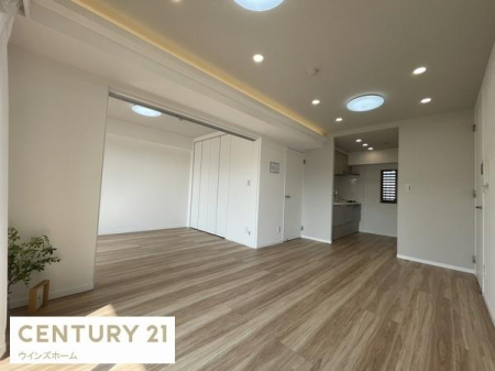 ���r���O �J�����̂��郊�r���O�_�C�j���O�B
�אڂ��鋏���ƈ�̗��p���\�ŁA��Ƃ肠���Ԃ����o���܂��B