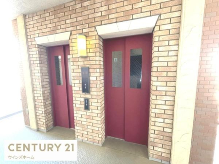 ���̑����p�� ���G������₷��2��ݒu�̃G���x�[�^�[�B�o���A�t���[�Ή��ŉ��K�Ȉړ����T�|�[�g���܂��B