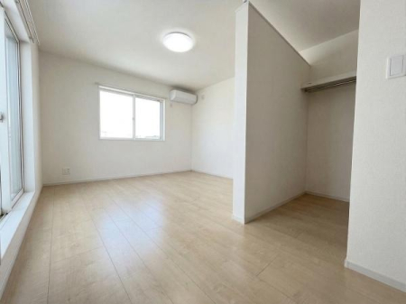 �Q�� �L�X�Ƃ����E�H�[�N�C���N���[�[�b�g������A���[�͂Ƌ����̍L���𗼗��B���K�ŋ@�\�I�ȐQ���Ƃ��čœK�Ȃ������ł��B�yAI�ɂ��󎺉��H�����A�������������摜�ł��z