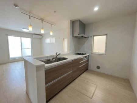 �L�b�`�� ��Ƃ肠��ΖʃL�b�`���͂��Ƒ��Ƃ̉�b���e�ސ݌v�B�������H��@�t���ŁA�����������������K�ȃL�b�`�����C�t���B�yAI�ɂ��󎺉��H�����A�������������摜�ł��z