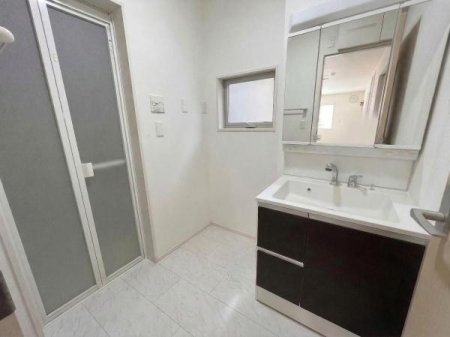 ���ʑ�E���ʏ� ������Ƃ������������ӂ����ʎ��B�O�ʋ����[�t���̐��ʑ�ŁA��Ƃ肠��g�x�x���B�������獷������
���R��������������₩�ɍʂ�܂��B�yAI�ɂ��󎺉��H�����A�������������摜�ł��z
