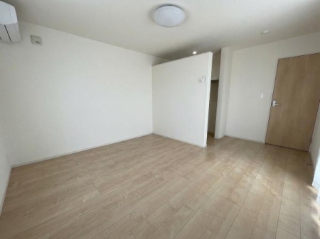 �Q�� 2�K�m��8.5���́A��Ƃ肠��L���ɑ�e�ʂ̃E�H�[�N�C���N���[�[�b�g�������B�ߗނ�ו�������������[�ł��A�����X�y�[�X���L�X�Ǝg���܂��B�yAI�ɂ��󎺉��H�����A�������������摜�ł��z