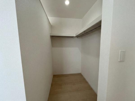 ���[ �E�H�[�N�C���N���[�[�b�g��L���^�Ŏ��[�L�x�B�ߗށE�o�b�O�E�����܂Ő������₷���A��������������ۂĂ܂��B�Ɩ��t���Ŏg���₷���݌v�ł��B�yAI�ɂ��󎺉��H�����A�������������摜�ł��z