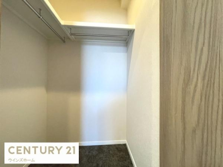 ���[ �E�H�[�N�C���N���[�[�b�g���ݒu����Ă��܂��I�G�߂��̂������Ղ���[�ł��A���������X�b�L���Еt���܂��I