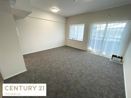 ���r���O �J�����̂��郊�r���O�_�C�j���O�B
�אڂ��鋏���ƈ�̗��p���\�ŁA��Ƃ肠���Ԃ����o���܂��B