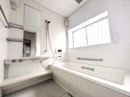 ���� �o�X���[���͐g�̂�􂤂��߂����̏ꏊ�ł͂Ȃ�����̔���������났�̏ꏊ�ɂ��Ȃ�܂��B�������̂��闁���ŉ��K�ȃo�X�^�C�������y���݂��������I�傫�ȑ�������̂Ŋ��C����������ł��܂��I