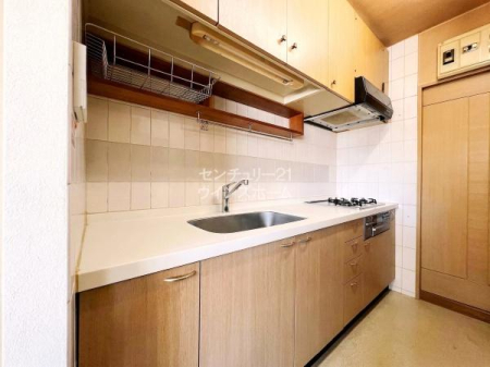 �L�b�`�� �L�b�`���͂������ɏW���ł���Ǖt���^�C�v���̗p�I���r���O�Ɛ��ʎ���2��������o����ł��܂��B�����������Ȃ�������|���Ȃǂ��s���ĉƎ��������ǂ��Ȃ��V�����v�����ł��I��CG�ŉƍ�������������H�ς�