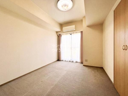 �m�� �S�Ă̗m�����쓌�����ɔz�u����Ă��܂��B�ǂ̂��������o���R�j�[�ɖʂ��Ă���̂Ŗ��邢�z�����������݁A�S�n�悢�����ʂ蔲������K�ȏZ��Ԃł��I��CG�ŉƍ�������������H�����Ă��܂�